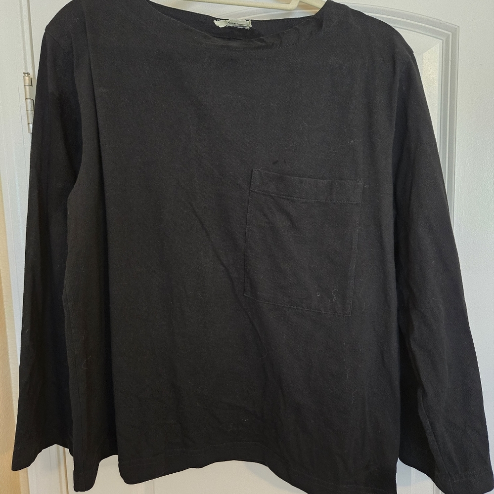 THE ROW BLACK LONG SLEEVE SHIRT.